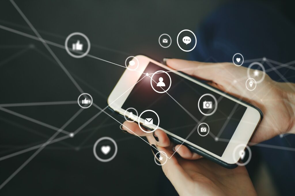 【暴露系インフルエンサー】有名チャンネル・アカウント３選